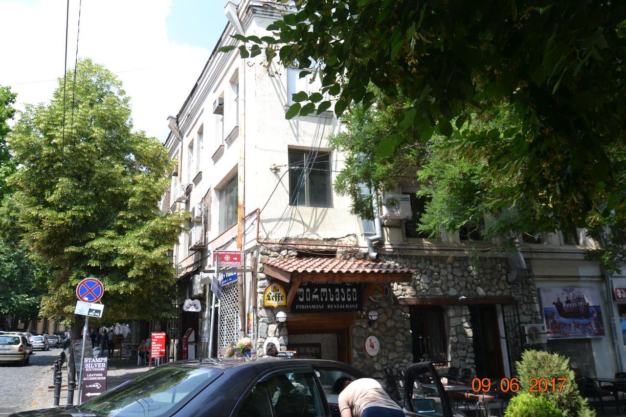 Guest House Gio Tbilisi Exterior photo